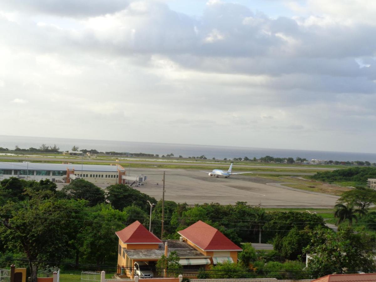 Tropical Court Hotel Montego Bay Zewnętrze zdjęcie