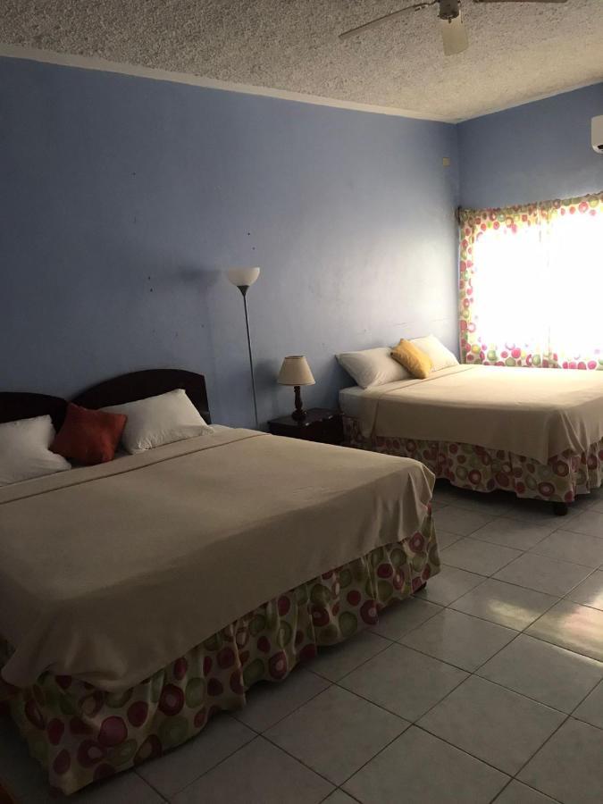 Tropical Court Hotel Montego Bay Zewnętrze zdjęcie