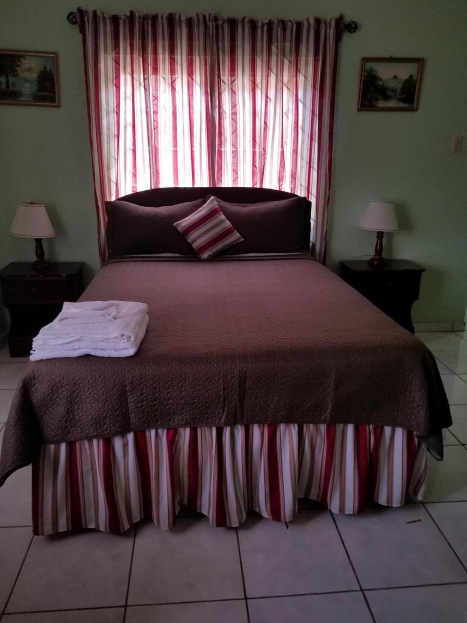 Tropical Court Hotel Montego Bay Zewnętrze zdjęcie